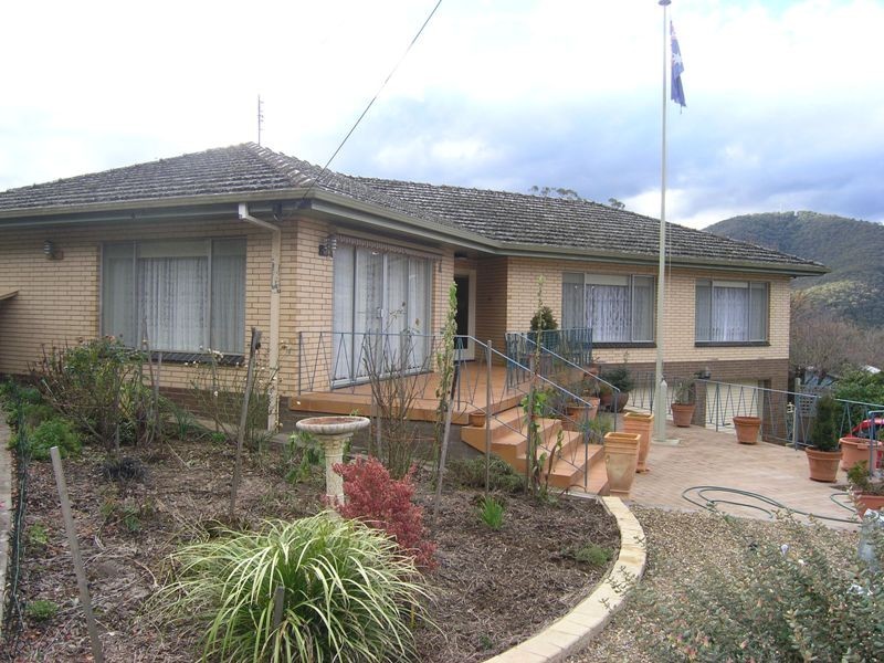 10 Dallas Court, Bright VIC 3741