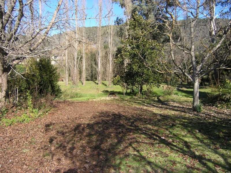 24-26 Showers Avenue, Bright VIC 3741