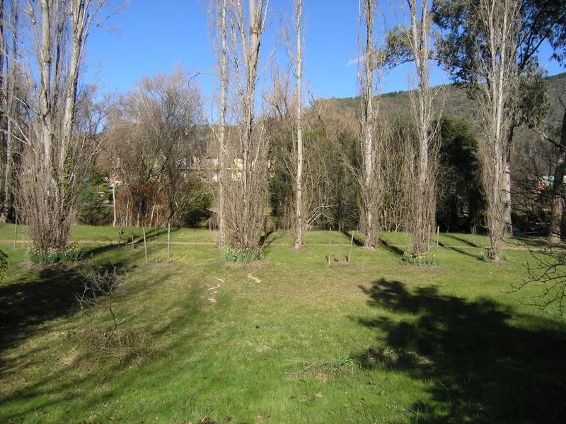 24-26 Showers Avenue, Bright VIC 3741