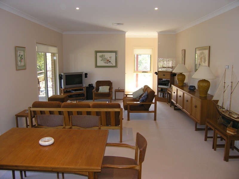 6 Clarkes Road, Wandiligong VIC 3744