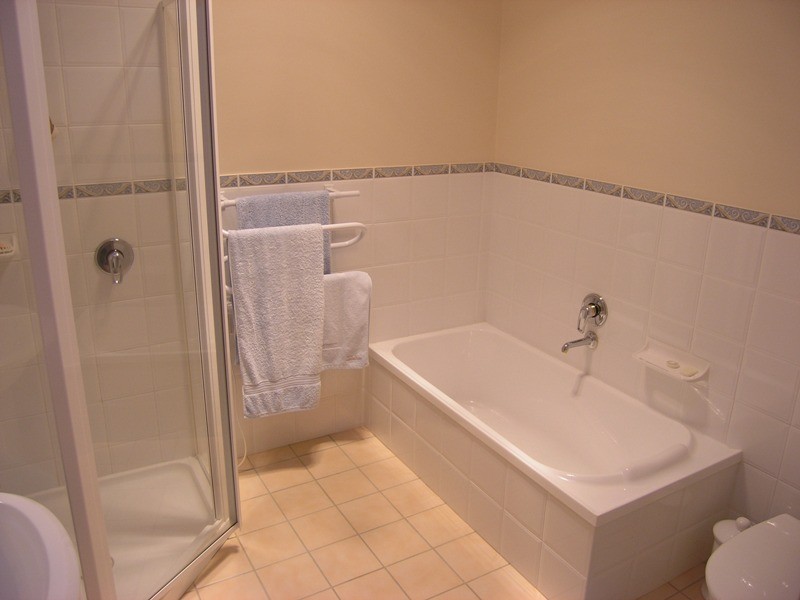 6 Clarkes Road, Wandiligong VIC 3744