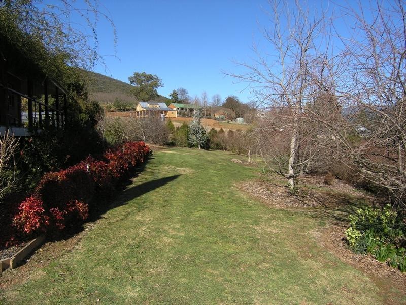 6 Clarkes Road, Wandiligong VIC 3744