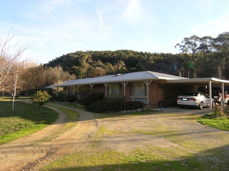 780 Morses Creek Road, Wandiligong VIC 3744