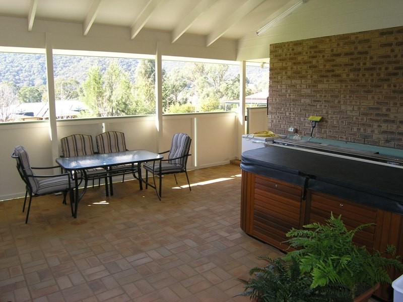 2 Colonial Court, Bright VIC 3741