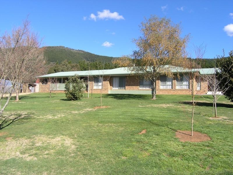 2 Colonial Court, Bright VIC 3741