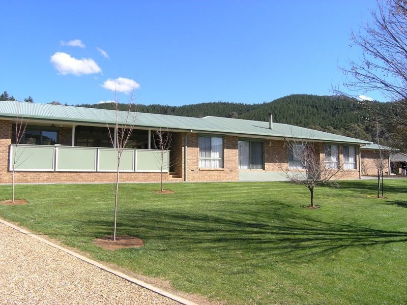 2 Colonial Court, Bright VIC 3741
