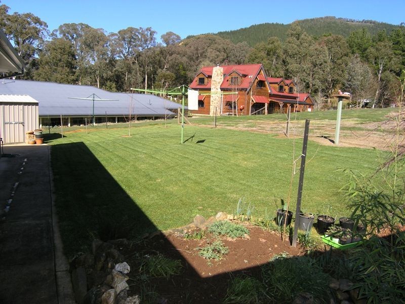 2 Colonial Court, Bright VIC 3741
