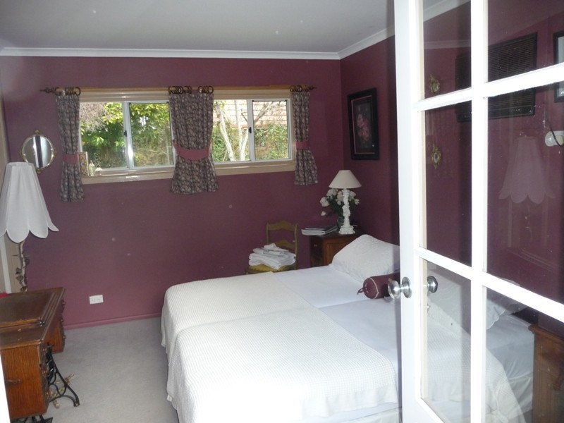 8 Tyntynder Lane, Bright VIC 3741