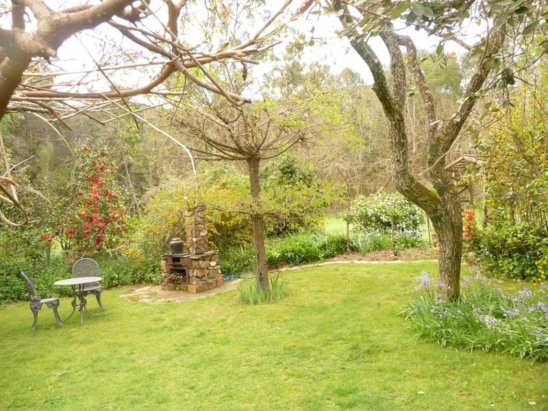 8 Tyntynder Lane, Bright VIC 3741