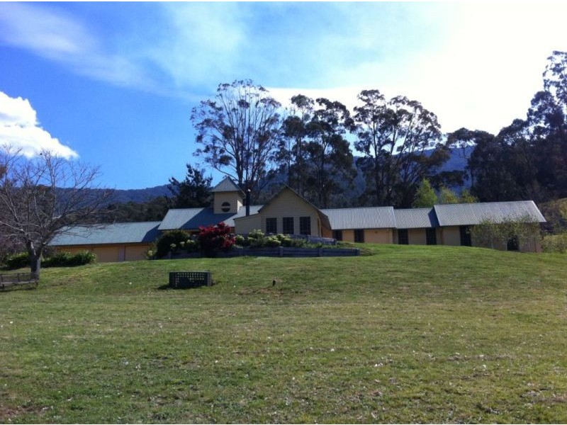 42 White Star Road, Wandiligong VIC 3744