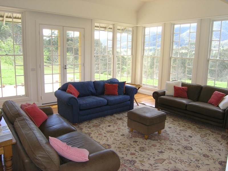 42 White Star Road, Wandiligong VIC 3744