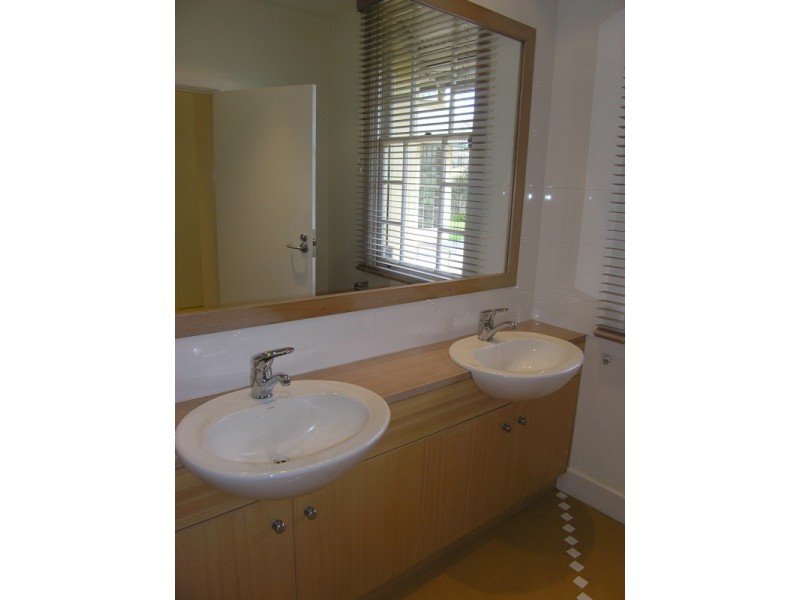 42 White Star Road, Wandiligong VIC 3744