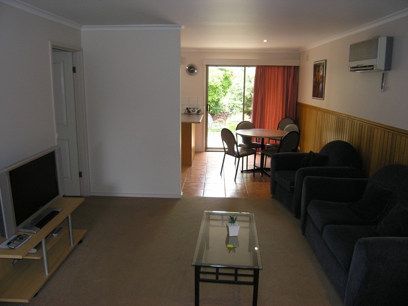 1/94 Delany Avenue, Bright VIC 3741