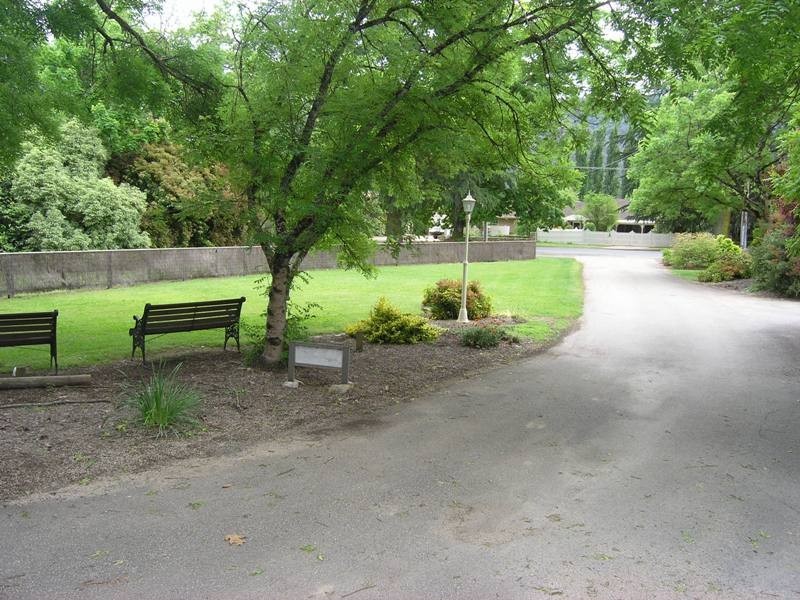 4/94 Delany Avenue, Bright VIC 3741