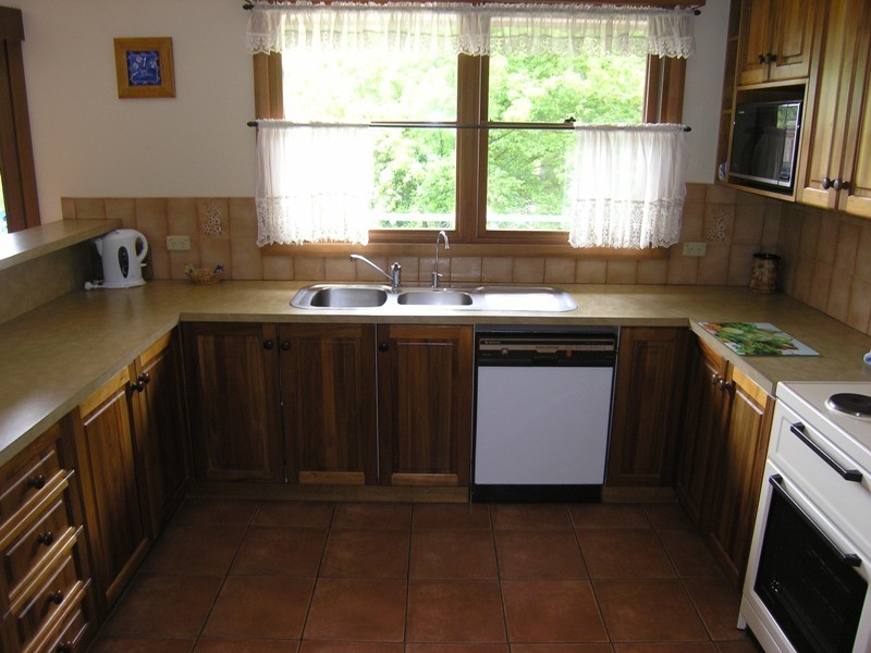 90 Delany Avenue, Bright VIC 3741