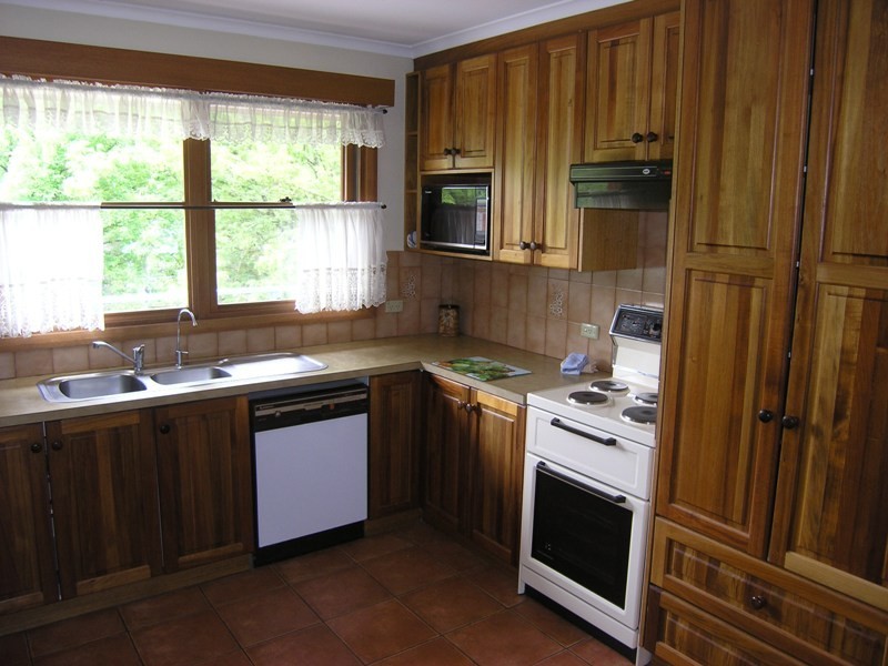 90 Delany Avenue, Bright VIC 3741