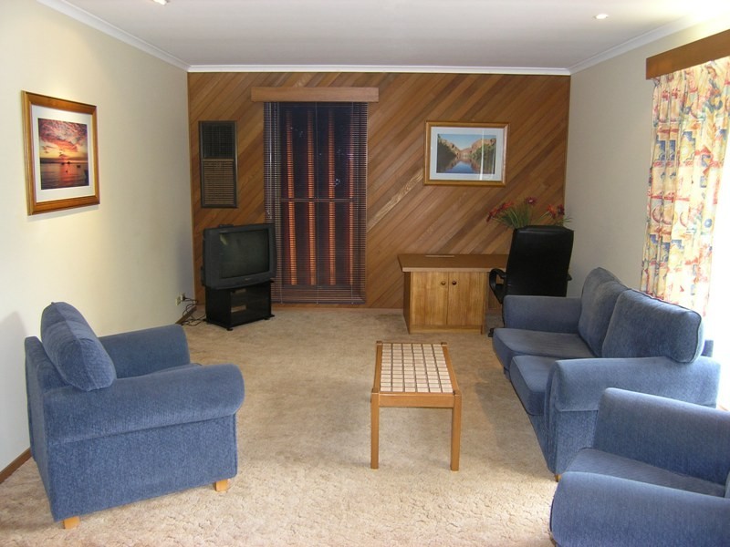 90 Delany Avenue, Bright VIC 3741