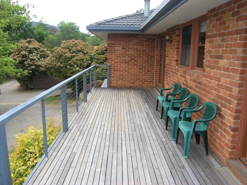 90 Delany Avenue, Bright VIC 3741