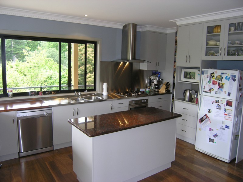 11 Porcellatos Lane, Bright VIC 3741