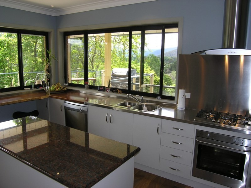 11 Porcellatos Lane, Bright VIC 3741