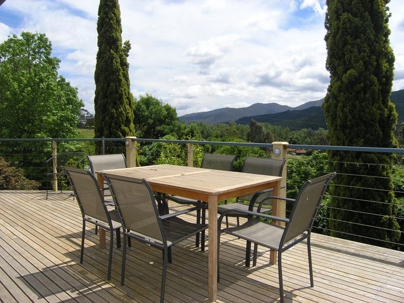 11 Porcellatos Lane, Bright VIC 3741