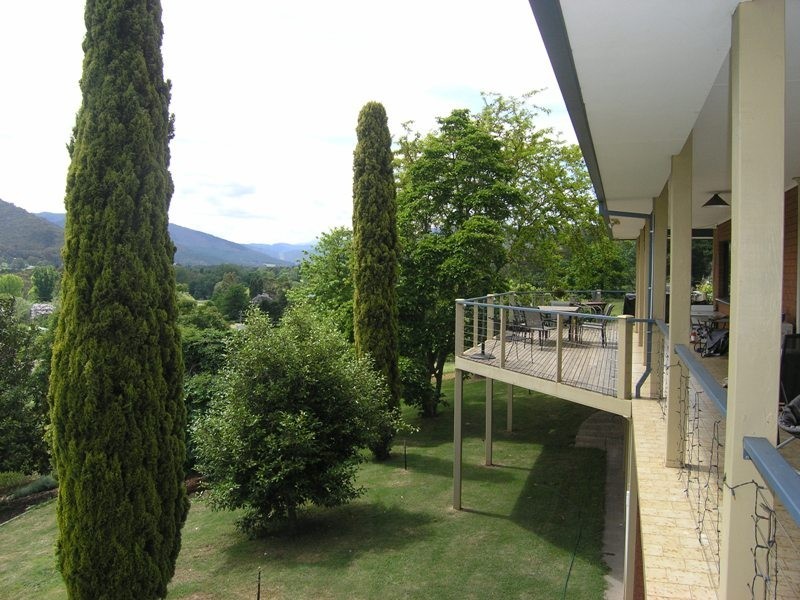 11 Porcellatos Lane, Bright VIC 3741