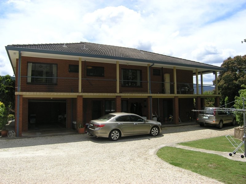 11 Porcellatos Lane, Bright VIC 3741