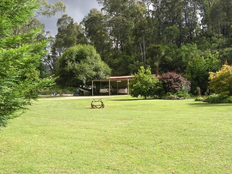 42 Goldie Spur Track, Buckland VIC 3740