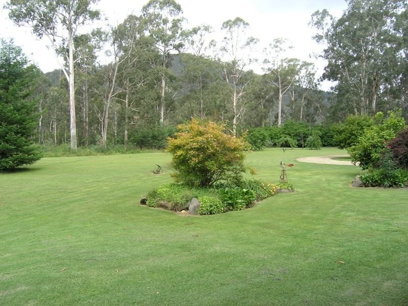 42 Goldie Spur Track, Buckland VIC 3740
