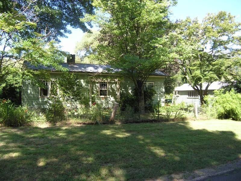 18 Williams Rd, Wandiligong VIC 3744