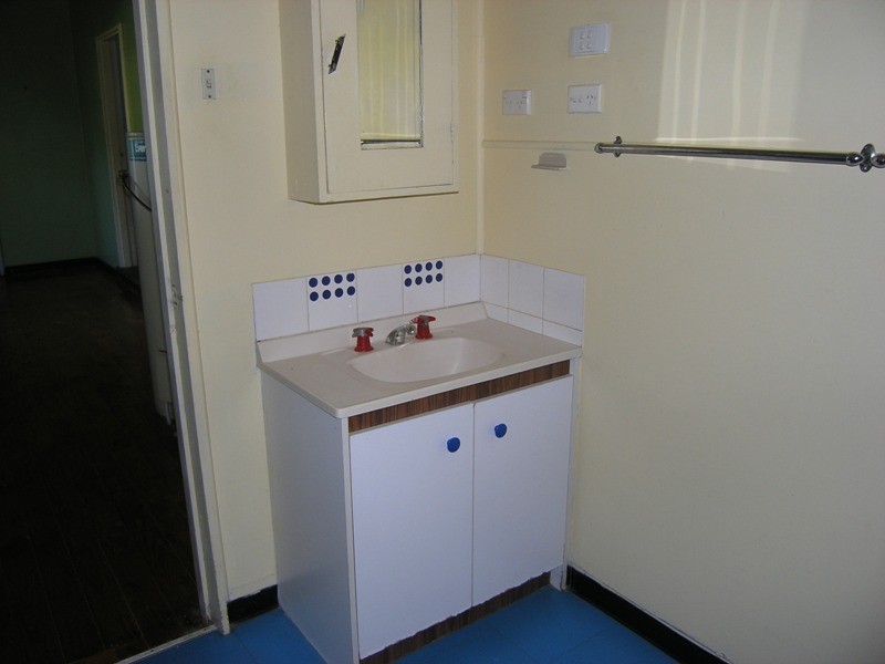 18 Williams Rd, Wandiligong VIC 3744