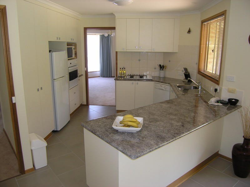 2 Norman Court, Bright VIC 3741