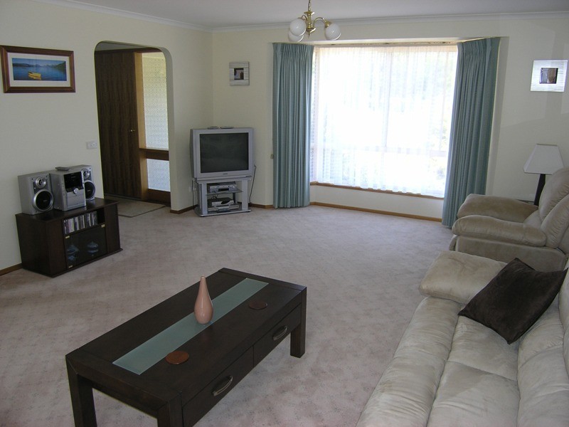 2 Norman Court, Bright VIC 3741