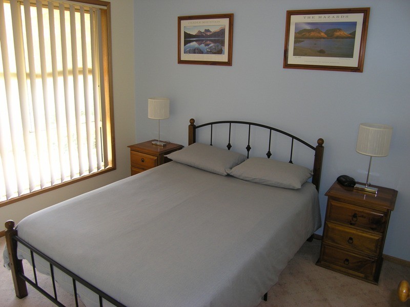 2 Norman Court, Bright VIC 3741