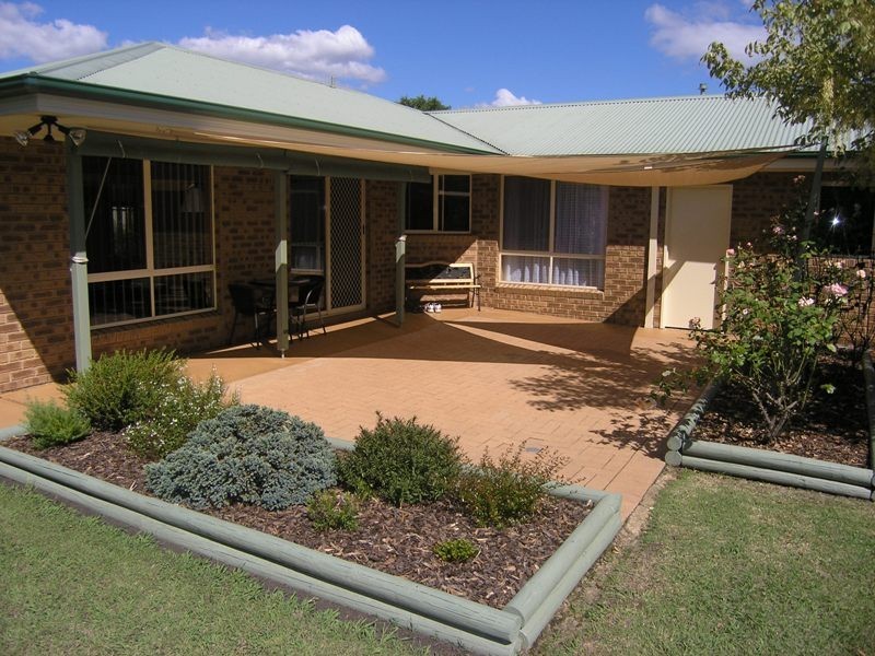 2 Norman Court, Bright VIC 3741
