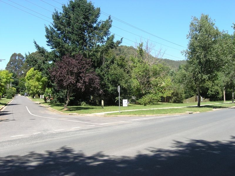 1 Churchill Avenue, Bright VIC 3741