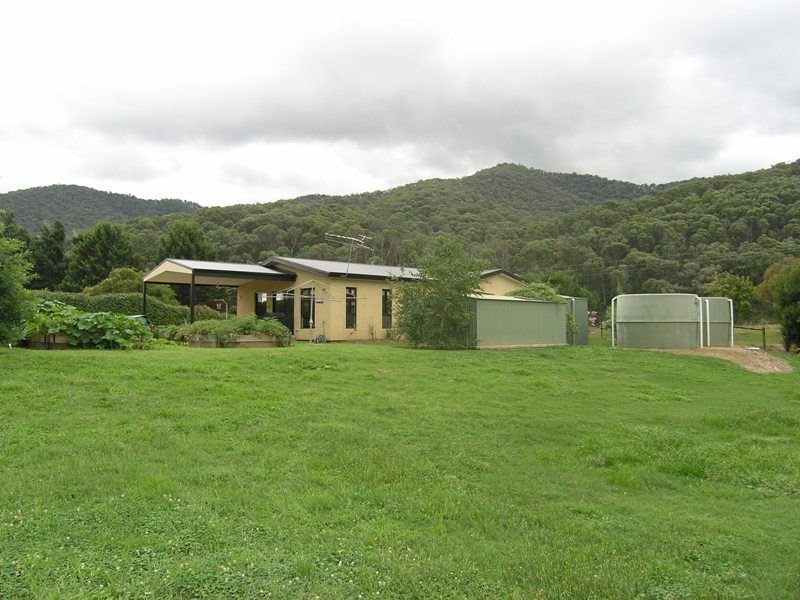 5836 Great Alpine Road, Eurobin VIC 3739