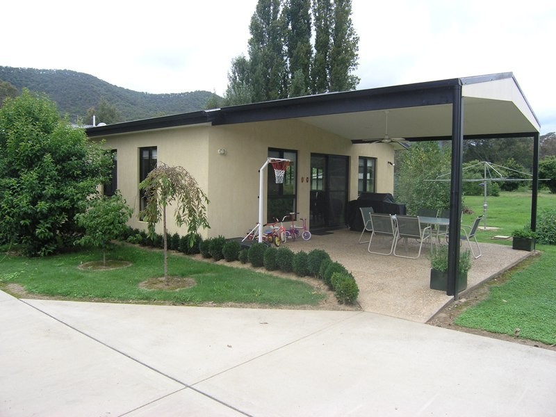 5836 Great Alpine Road, Eurobin VIC 3739