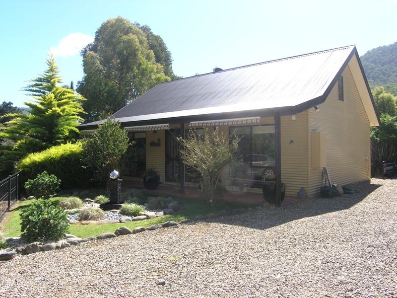 159 Great Alpine Road, Harrietville VIC 3741