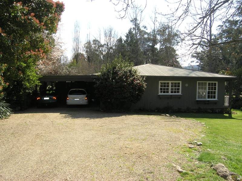 8 Tyntynder Lane, Bright VIC 3741