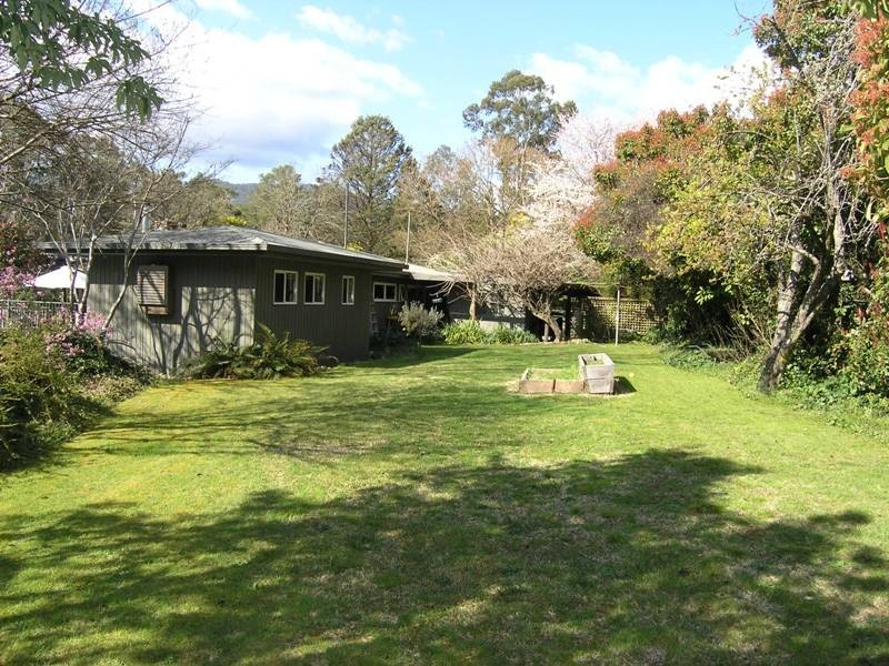 8 Tyntynder Lane, Bright VIC 3741