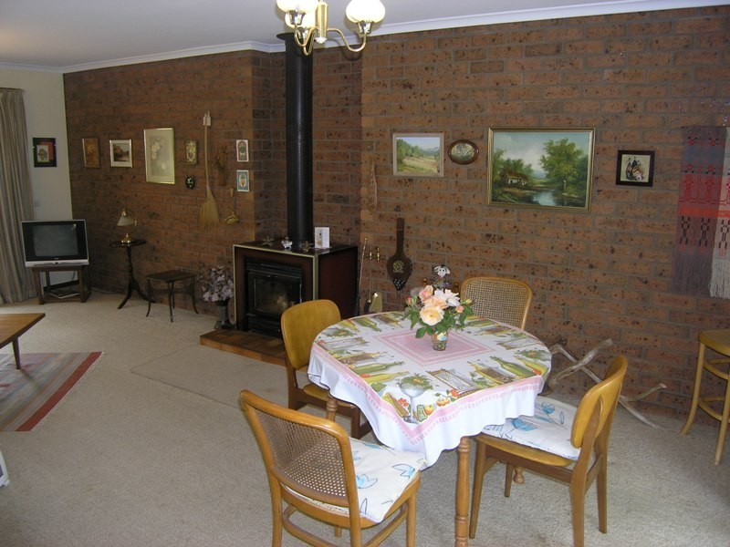 2 Showers Avenue, Bright VIC 3741