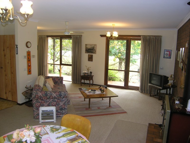 2 Showers Avenue, Bright VIC 3741