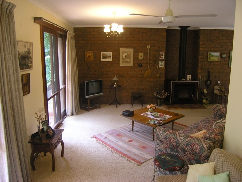 2 Showers Avenue, Bright VIC 3741