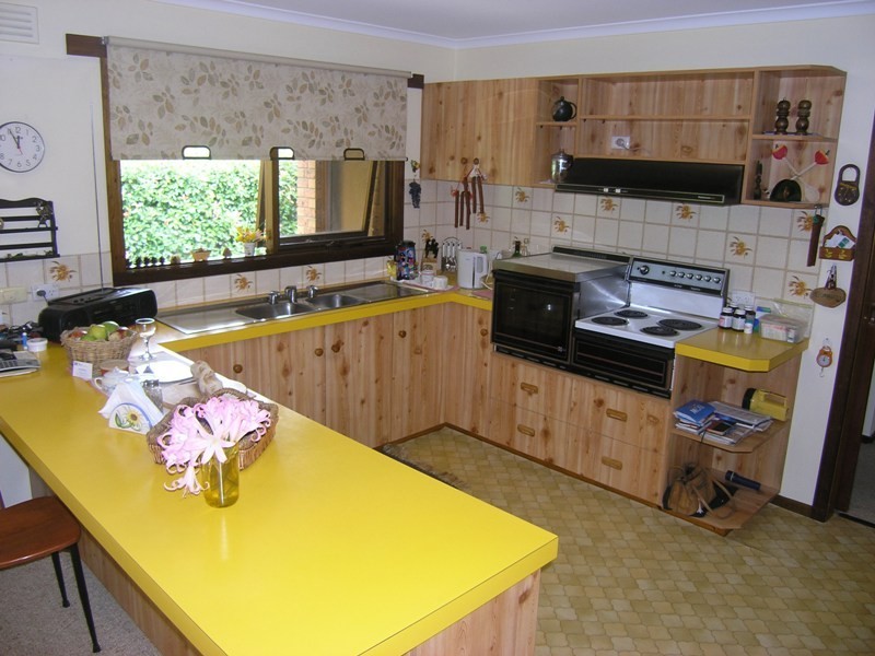 2 Showers Avenue, Bright VIC 3741