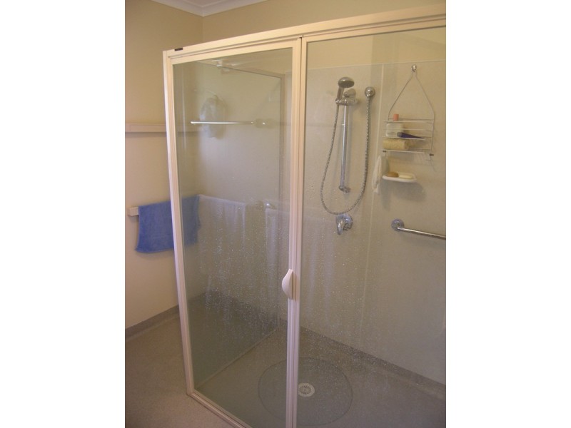 2 Showers Avenue, Bright VIC 3741