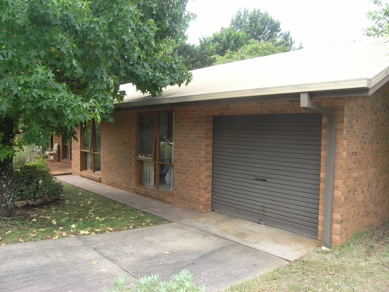 2 Showers Avenue, Bright VIC 3741