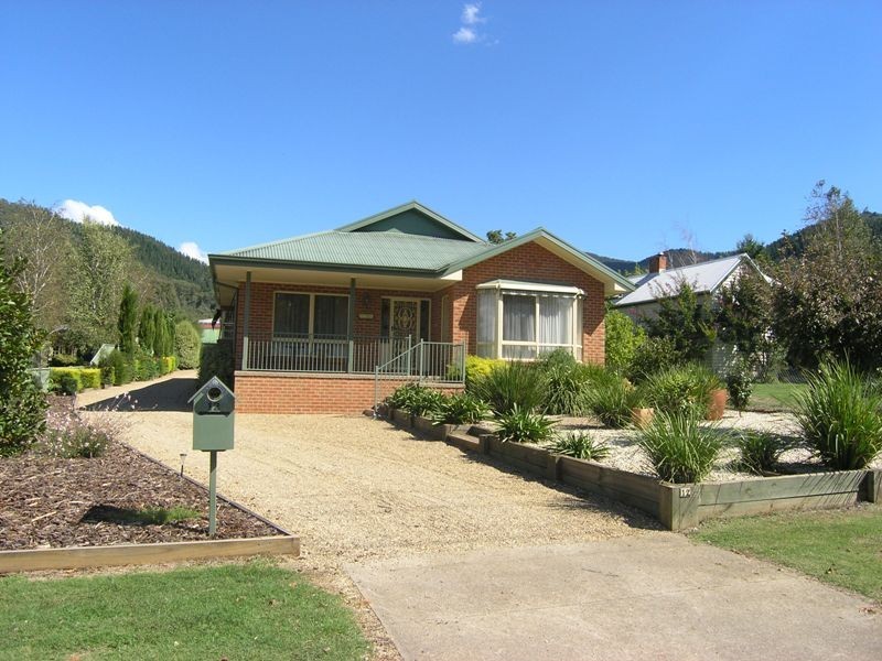 12 Park Street, Bright VIC 3741