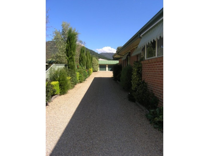 12 Park Street, Bright VIC 3741