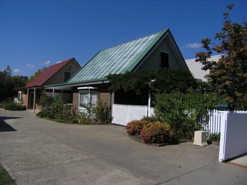 1/8 Wills St, Bright VIC 3741